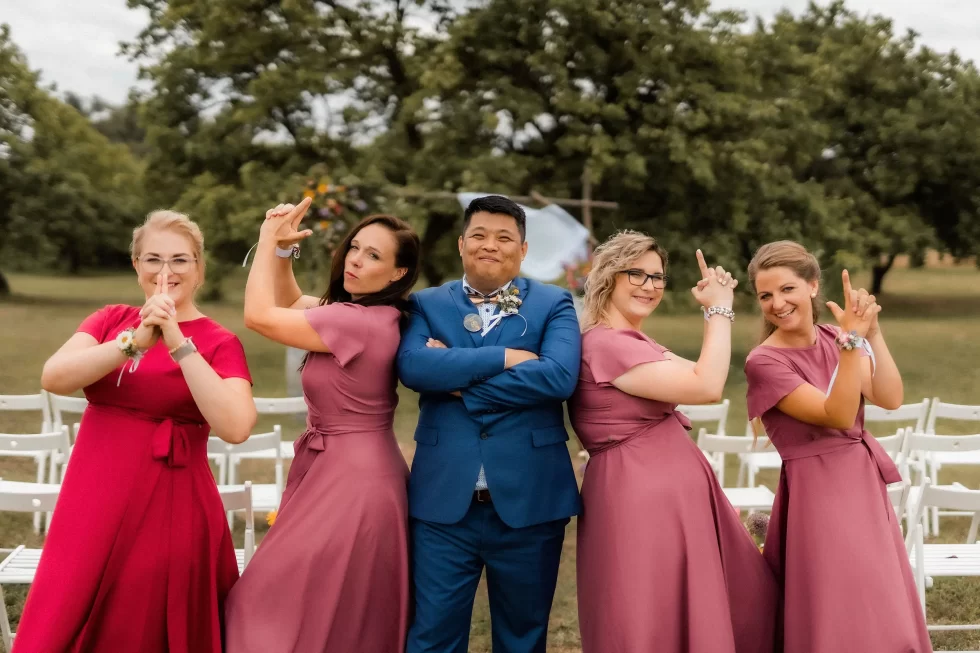 svatba v merunkovem sadu ML