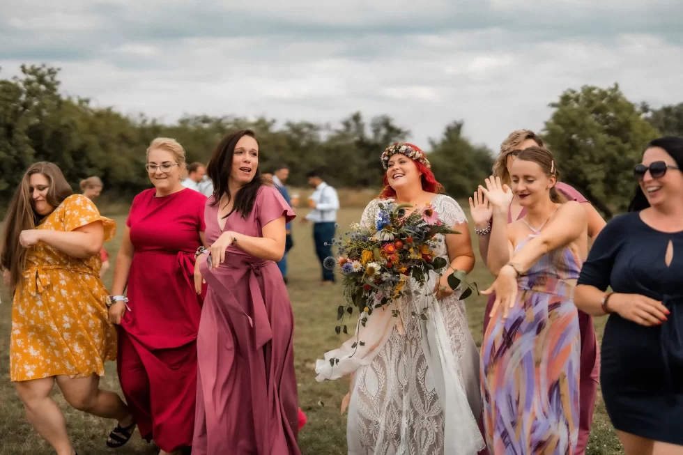 svatba v merunkovem sadu ML