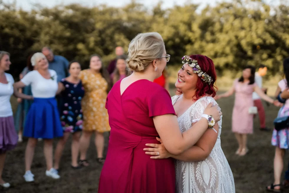 svatba v merunkovem sadu ML