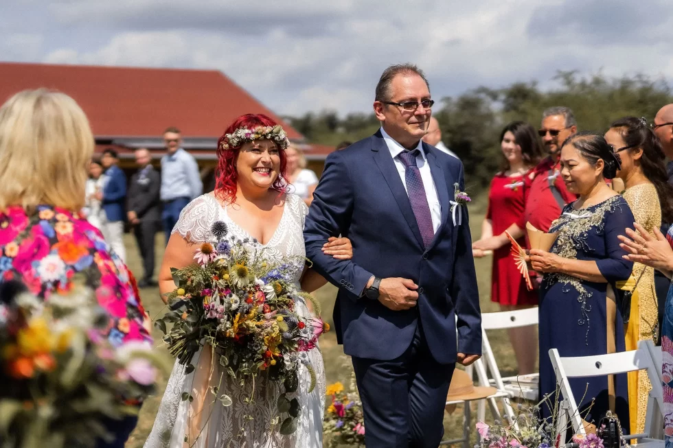 svatba v merunkovem sadu ML