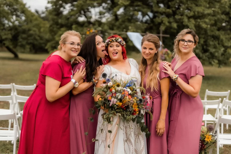 svatba v merunkovem sadu ML